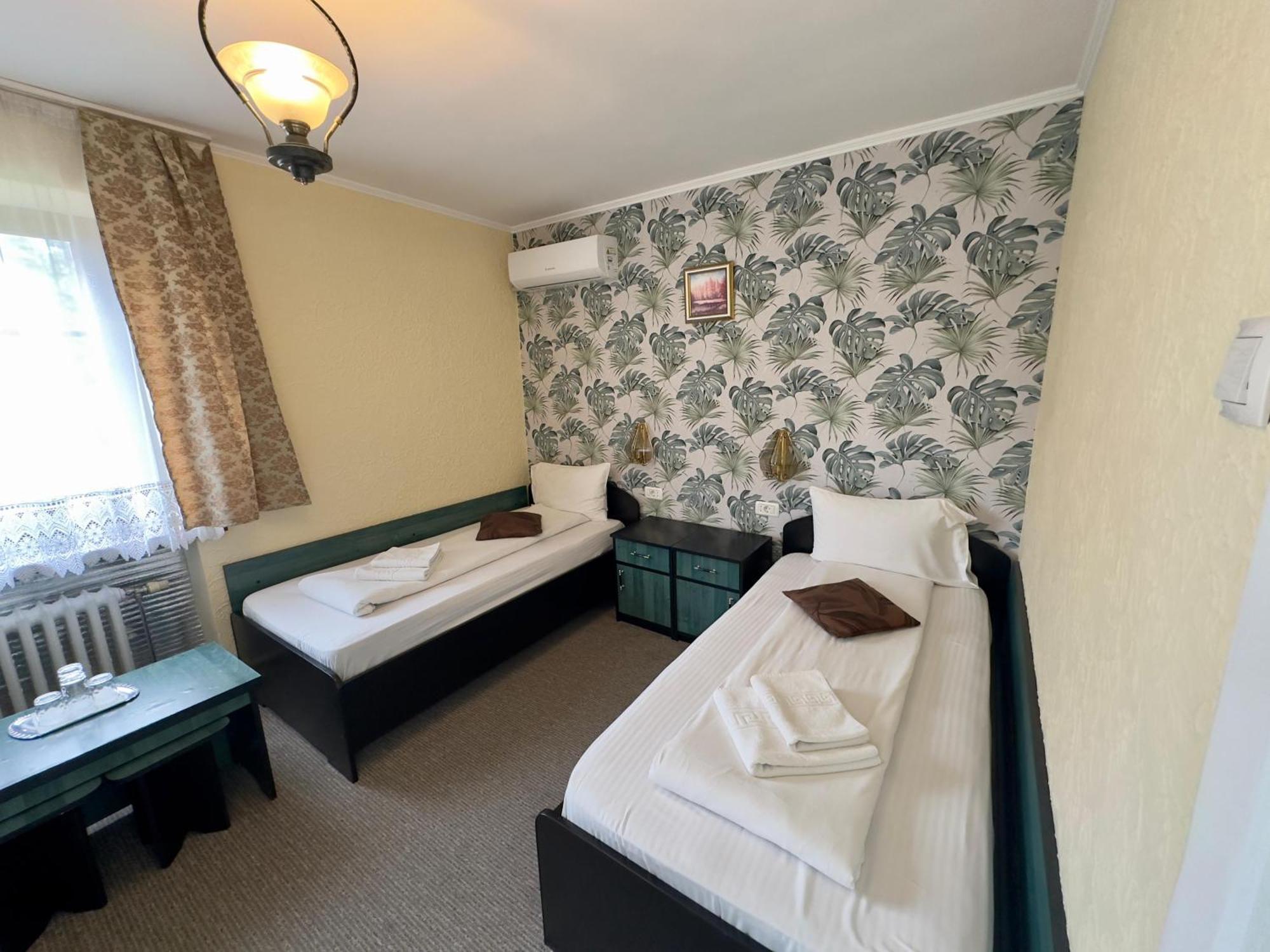 Pension Hotel Fast Рэдэуци Экстерьер фото