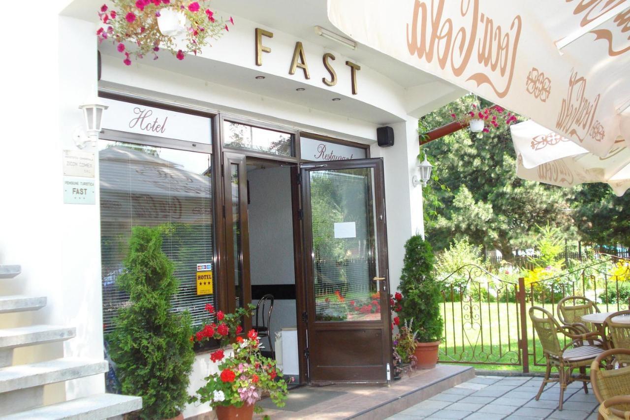 Pension Hotel Fast Рэдэуци Экстерьер фото